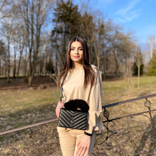 Лариса Логиновa