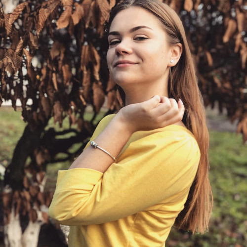 Лариса Бирюковa