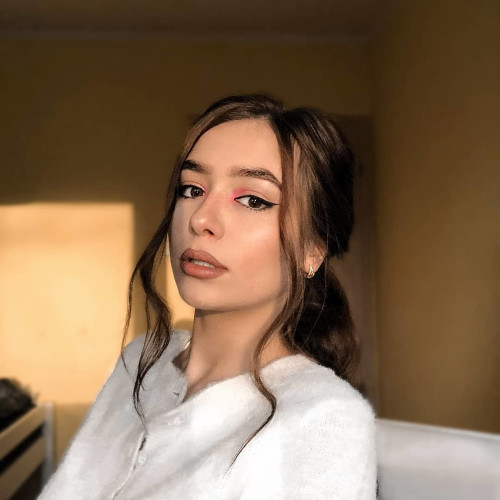 Зоя Устиновa