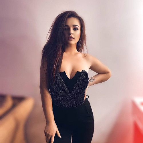 Полина Жуковa