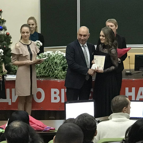 Олена Васильєв