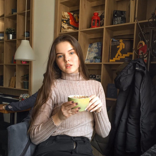 Олена Середа