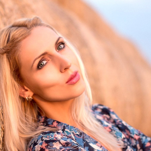 Майя Кононовa