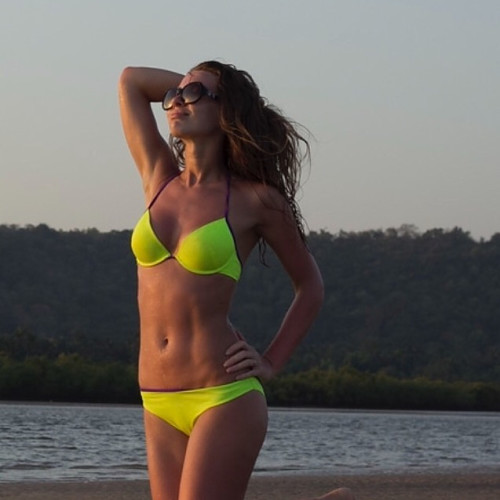 Анна Комиссаровa