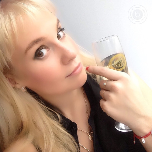 Ника Жуковa