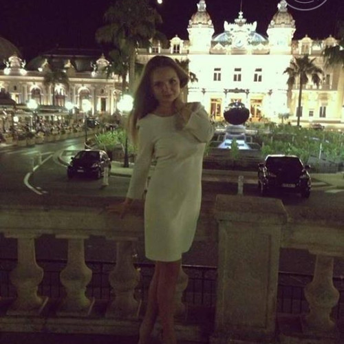 Люся Комиссаровa