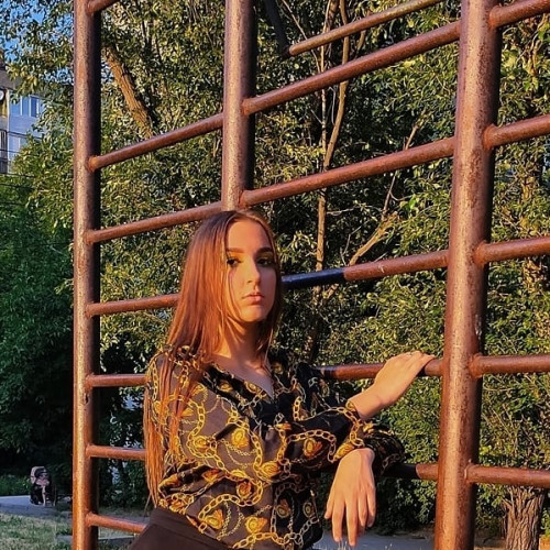 Анжелика Сазоновa