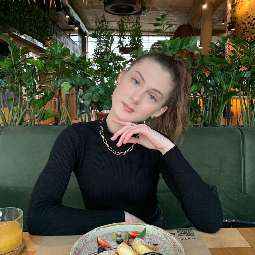 Люся Корниловa