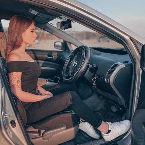 Искра Шаровa