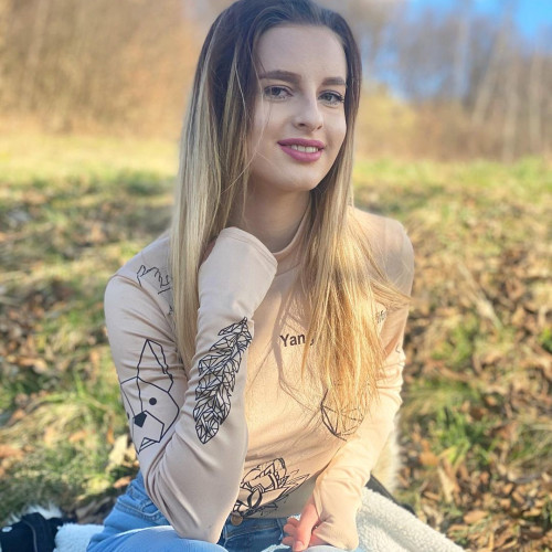 Лариса Панфиловa