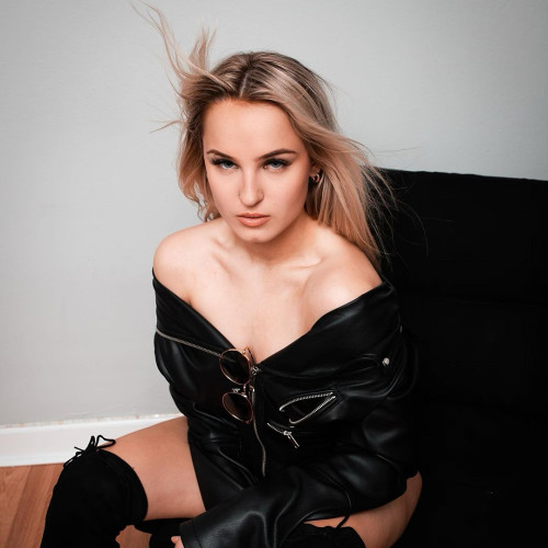 Ника Аксёновa