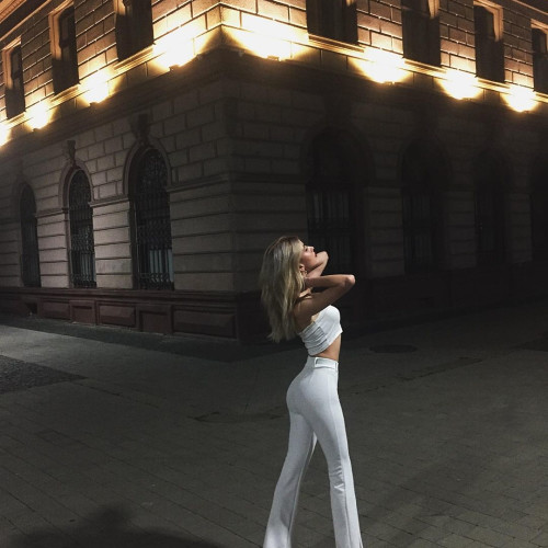 Яна Исаковa