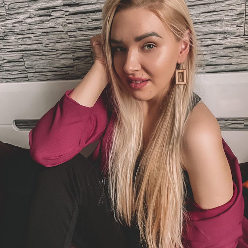 Нелли Лобановa