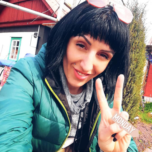 Алина Шестаковa