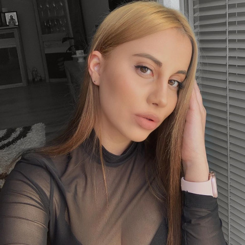 Изабелла Никоновa