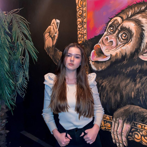 Елена Никоновa