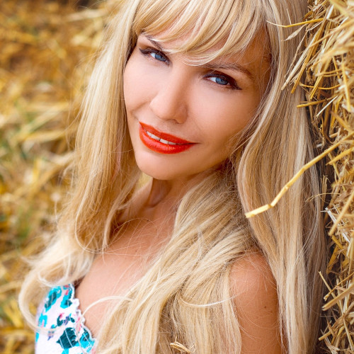 Дина Щербаковa