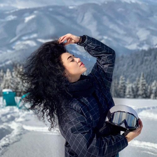 Яна Самсоновa