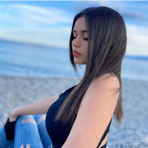 Алёна Хохловa