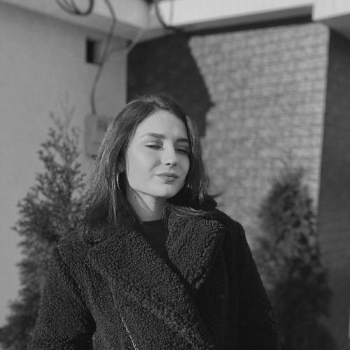 Полина Шараповa