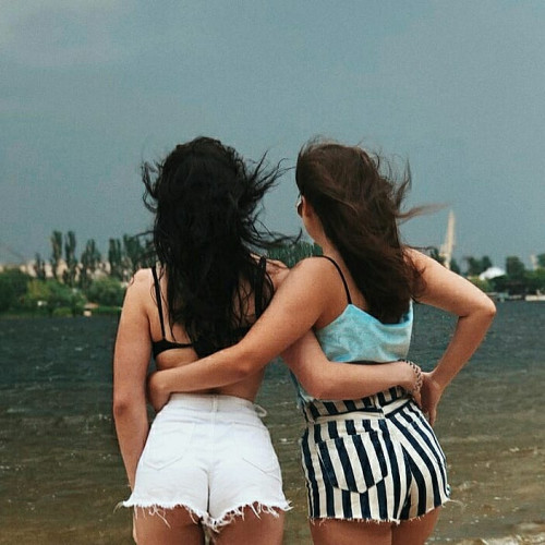 Эмилия Комиссаровa