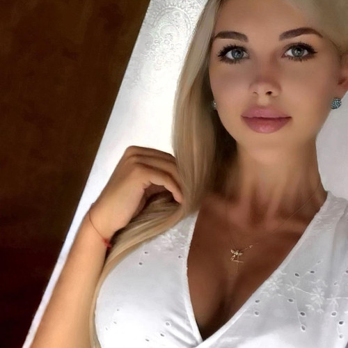 Доминика Колобовa