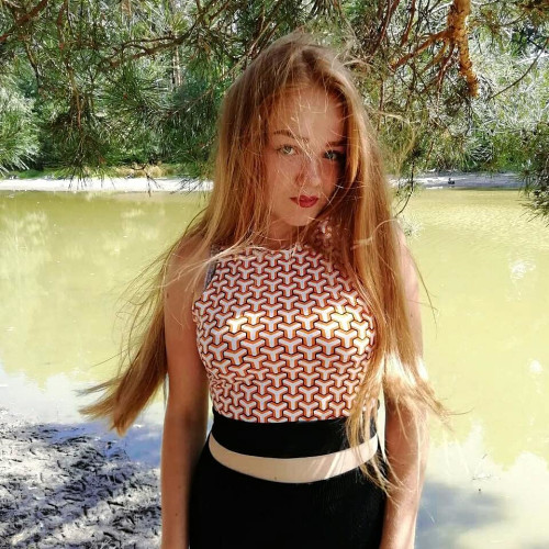 Дина Большаковa