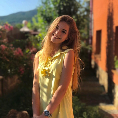 Алина Лапинa