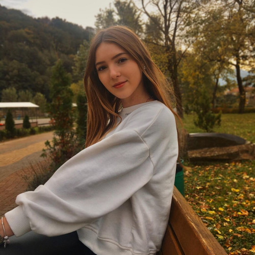 Изабелла Исаковa