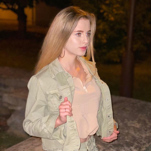 Діана Броваренко