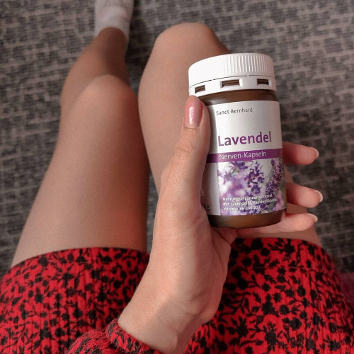 Доминика Никоновa