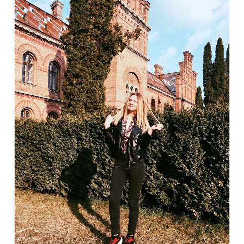 Нина Белозёровa