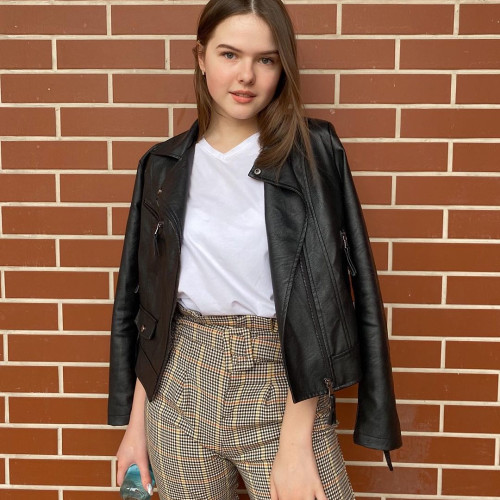 Алина Давыдовa