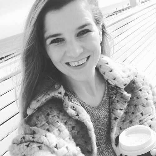 Эмилия Исаковa