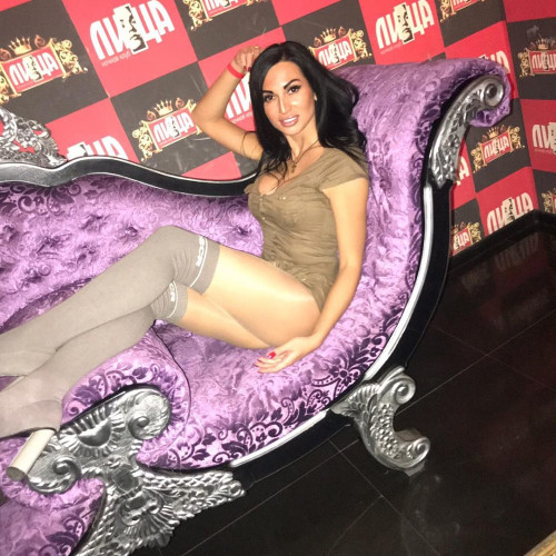 Алёна Аксёновa