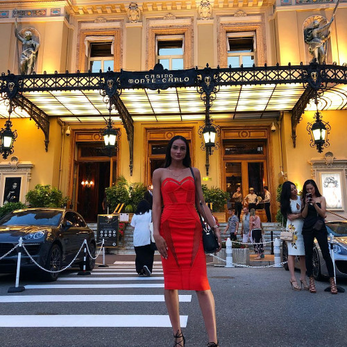 Лариса Костинa