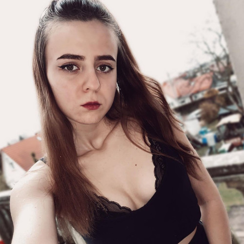 Майя Казаковa