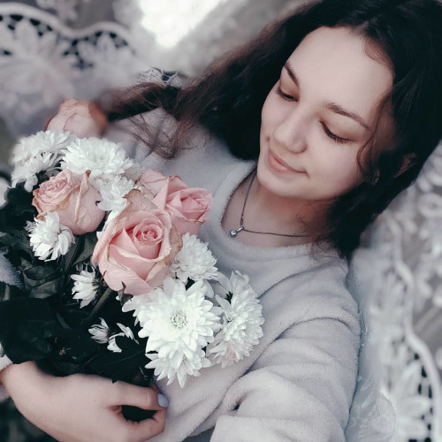 Любовь Шаровa