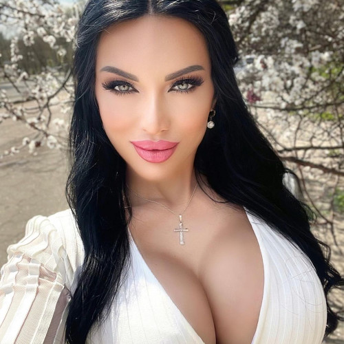 Алина Хохловa