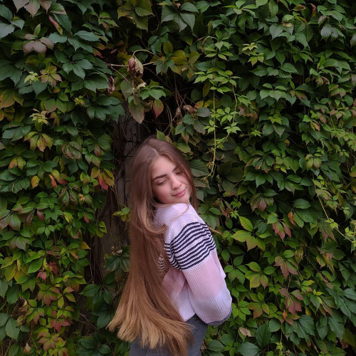 Елена Пановa