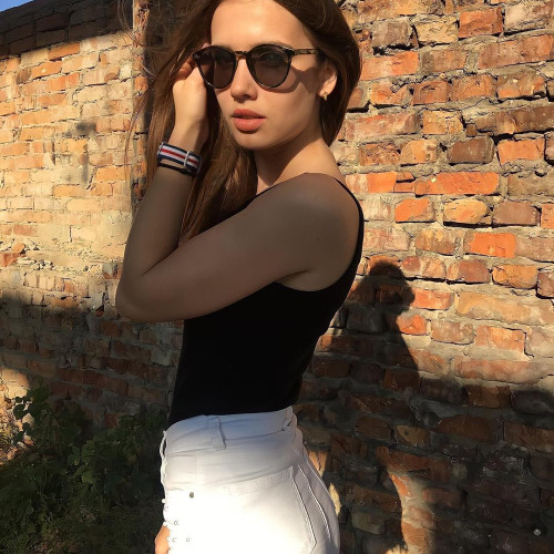 Алина Лебедевa