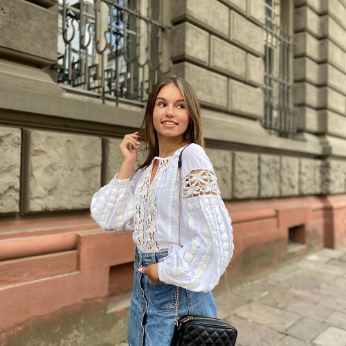 Алёна Меркушевa