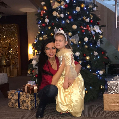 Алина Селезнёвa