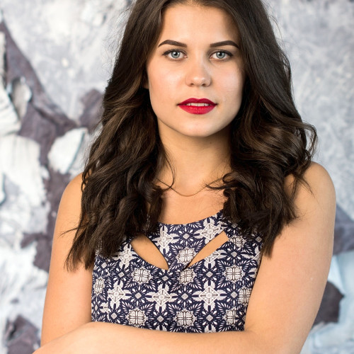 Алла Доронинa