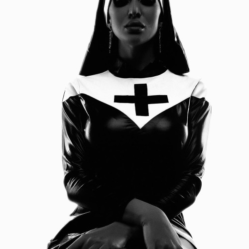 Оксана Шестаковa