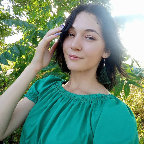 Инга Устиновa