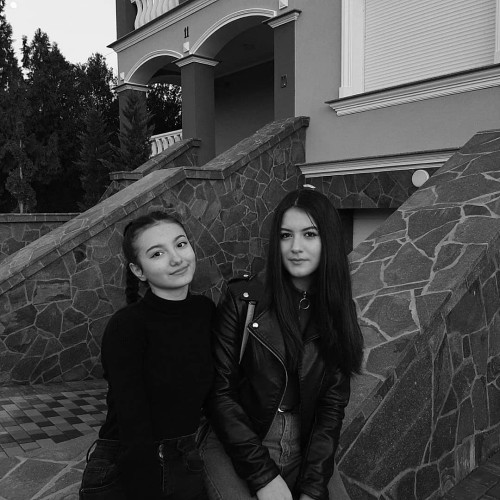 Нелли Максимовa