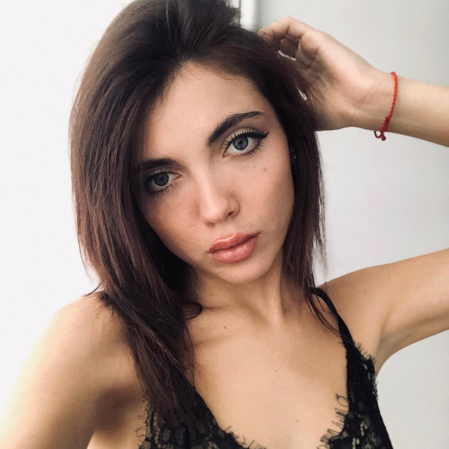 Эмилия Мельниковa