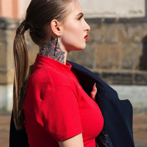 Нина Кононовa