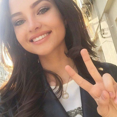 Майя Логиновa